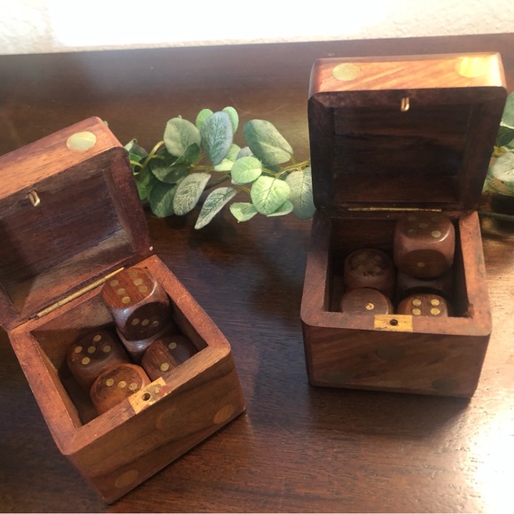Set of 2 Wooden Dice made in India - Picture 3 of 6